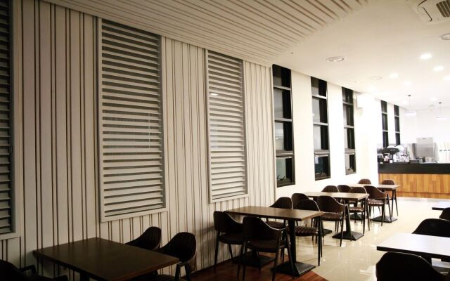 Hotel STAY:ON