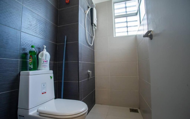 The Hong Kong Vintage - 7 pax - Manhattan SOVO – Bathroom – Johor Bahru