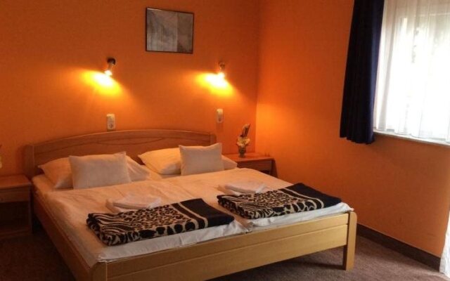 Lídia Hotel Wellness and Restaurant Harkány