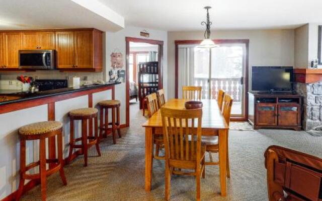 Eagle Springs East 201: Horsetail Suite