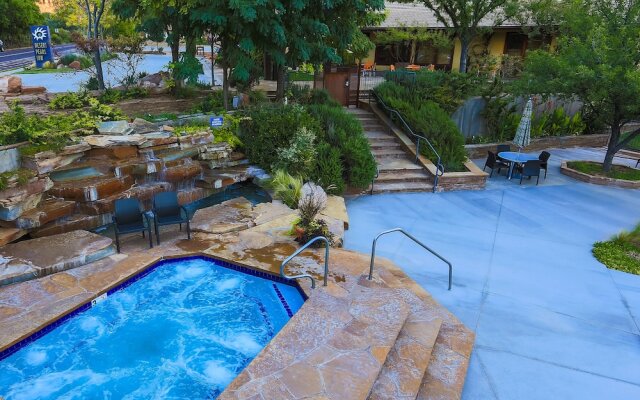 Desert Pearl Inn