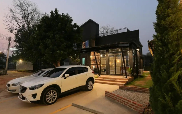 Manonnee Hotel
