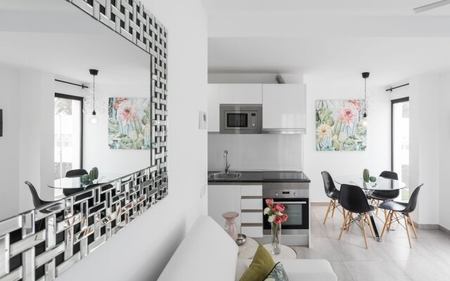 Urban Chill House with Terrace, BBQ & Wifi in the centre by Holidays Home