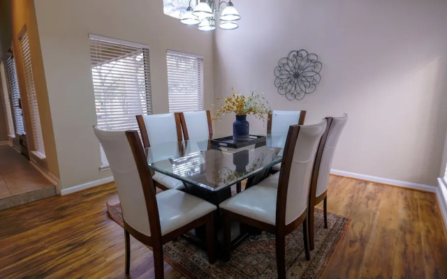 3Bdrm 2.5Bath 6Beds - Pool House