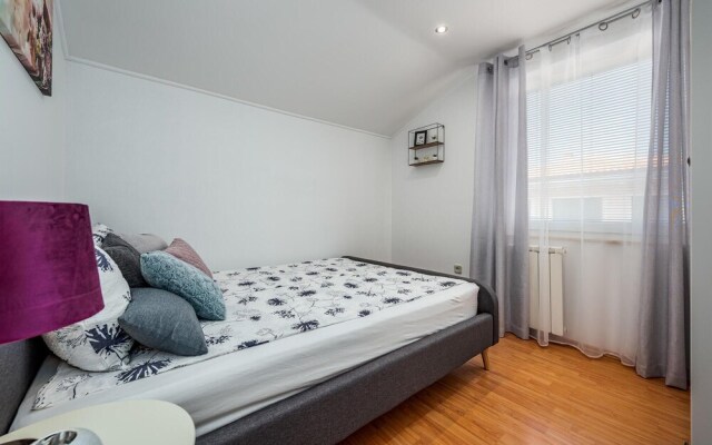 Stunning Home in Buje With Wifi and 2 Bedrooms