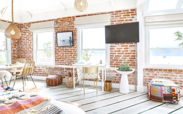 Venice V Hotel