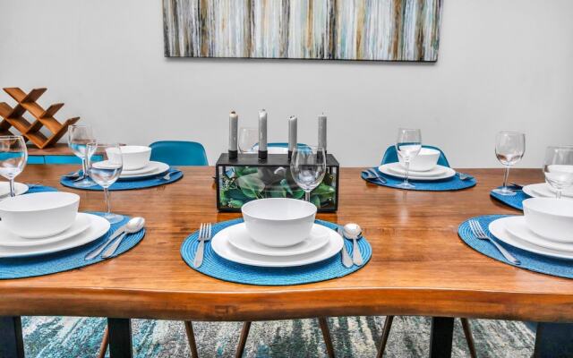 Charming Chalet at Compass Bay Cb101