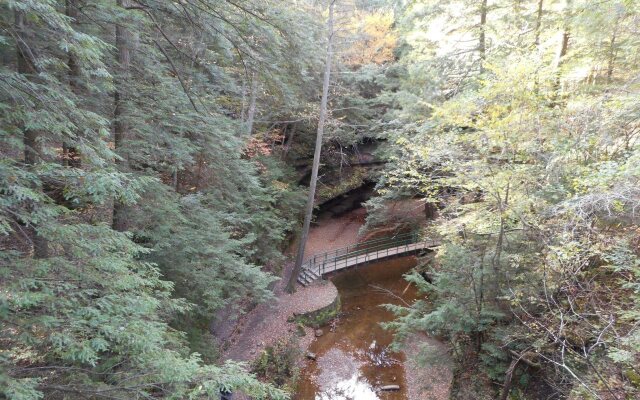 Holiday Inn Express Hocking Hills-Logan