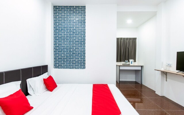 Weng Bee Guest House by OYO Rooms