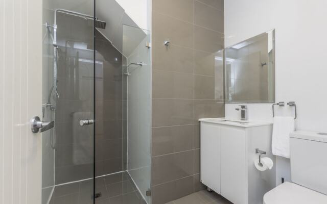 Modern House Close to Sydney Uni and Hospital