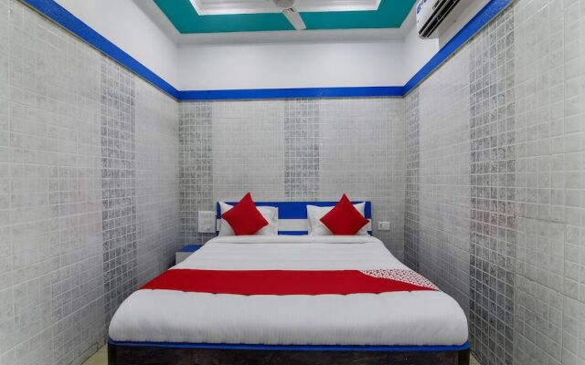 Oyo 30545 Hotel Jeevan Park