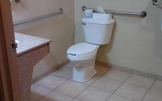 Cobblestone Hotel & Suites - Salem