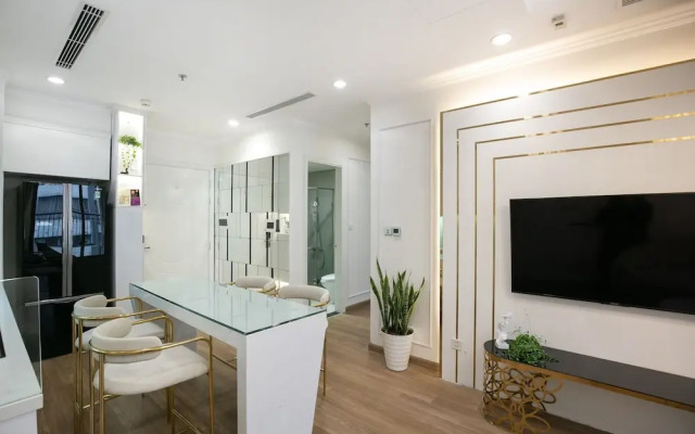 Canh Apartment in Vinhome Skylake
