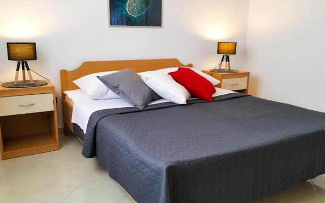 Apartments Beti - 70 m from sea