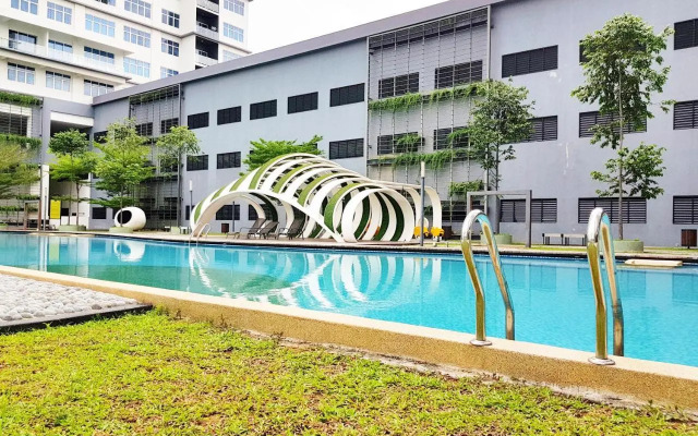 No.5 The Mint @ Puchong center near IOI Mall