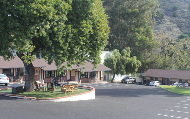 Peach Tree Inn