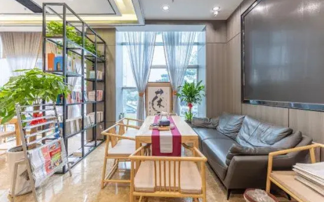 Donghui Yunju Hotel (Yichang Yiling Wanda Plaza)