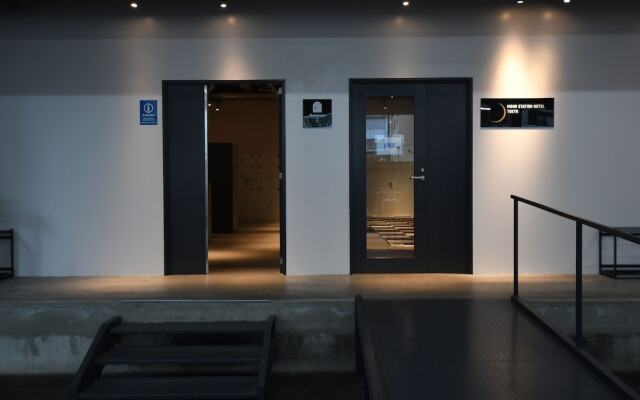 Moon Station Hotel Tokyo