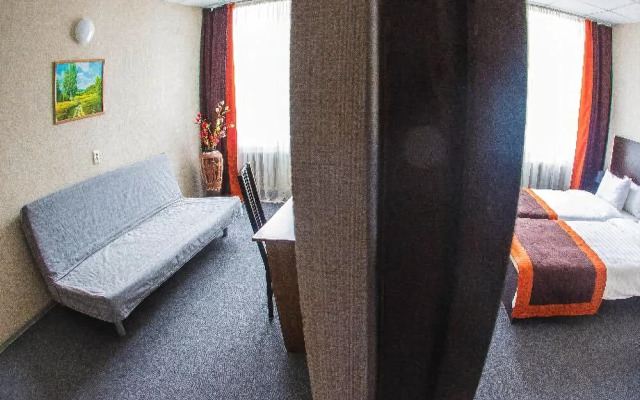 Viktoria - Zuro Hotel