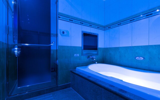 HOTEL D-WAVE Shinjuku - Adults Only