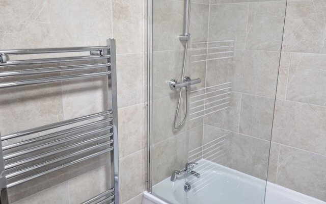 Birtley's Diamond 3 bed Apt, Sleeps 6 Guests