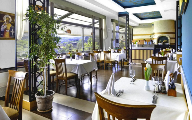 Yantra Grand Hotel -Sharlopov Hotels