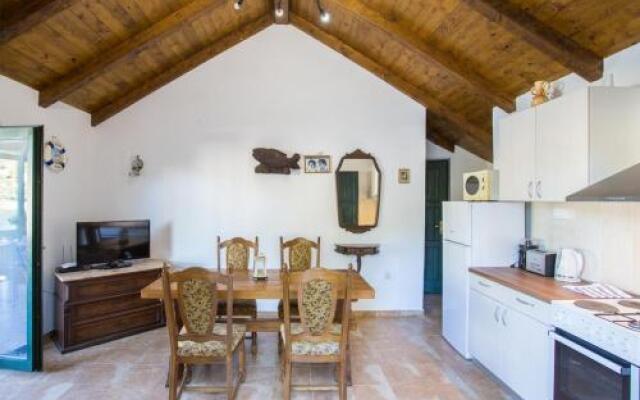 Holiday House Macic