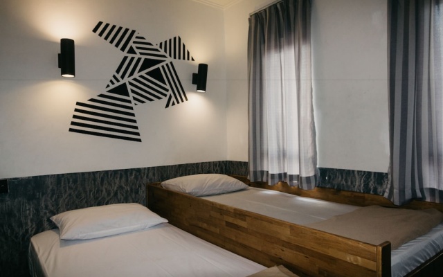 Kayun Hostel – Guest Rooms – Kuta