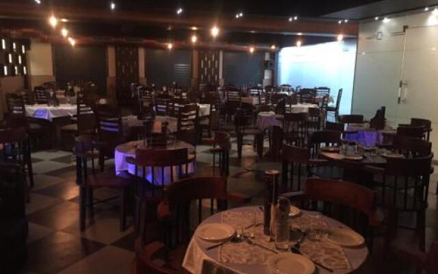 Rutbah Hotel And Restaurant