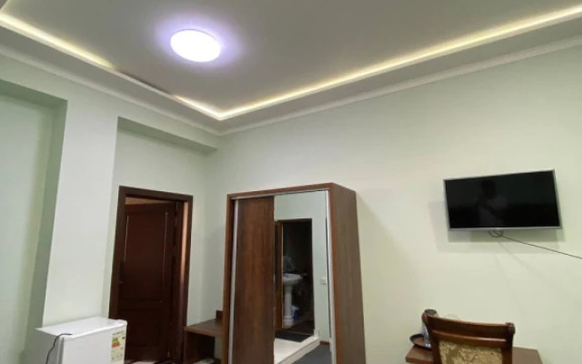 Parvina Hotel