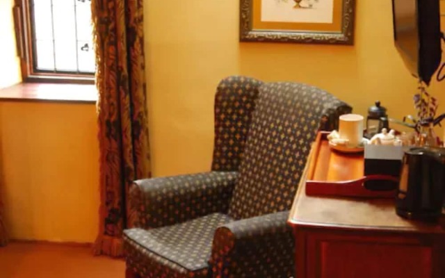 The George Inn & The Plaine