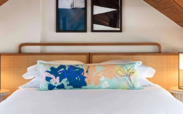 Lighthouse Hotel - Key West Historic Inns