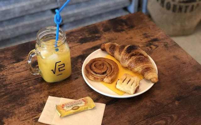 Root2 Coffee & Hostel