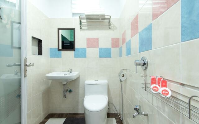 Weng Bee Guest House by OYO Rooms