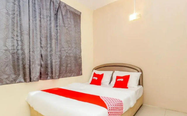 OYO 89703 B Link Hotel