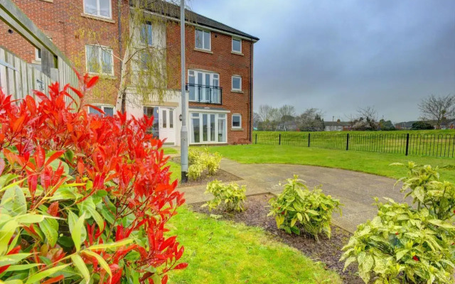 2-Bedroom Apartment, En-suite, Ground Floor by MBIZ