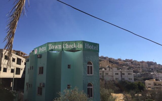 Petra Town Check-In Hotel