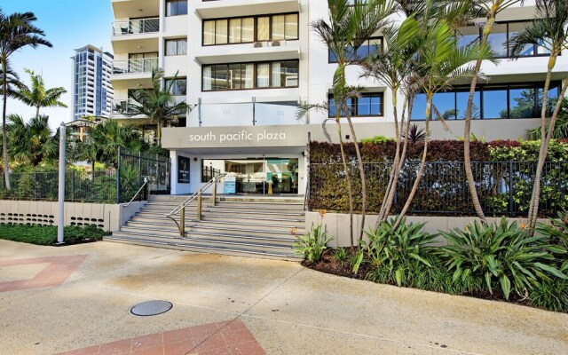 2 Bedroom Apartment located in central Broadbeach