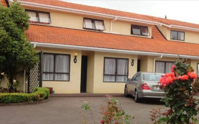 Gwendoline Court Motor Lodge