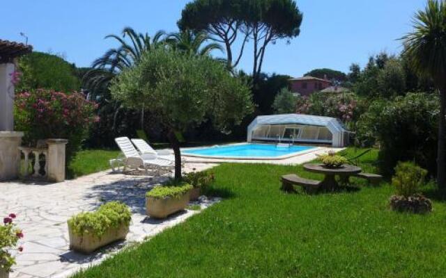 Holiday Home l'Oursinade