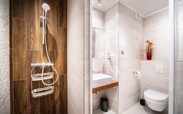 Easy Rent Nieruchomości - APERTA ART