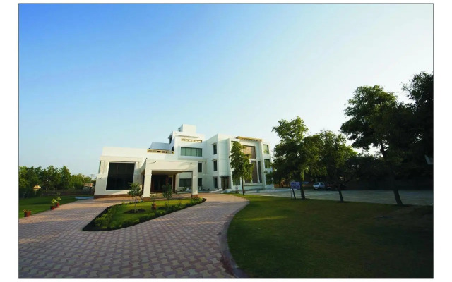 Lariya Resort