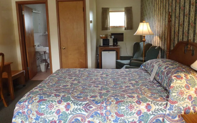 Glass House Inn