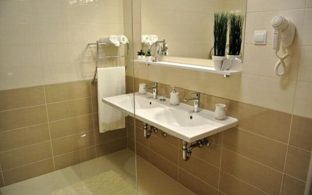 55 & 54 Stairs Apartments