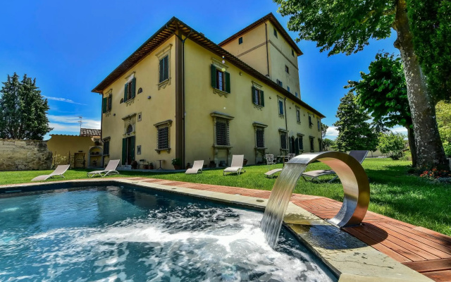 Residenza dEpoca Torre Dei Lari