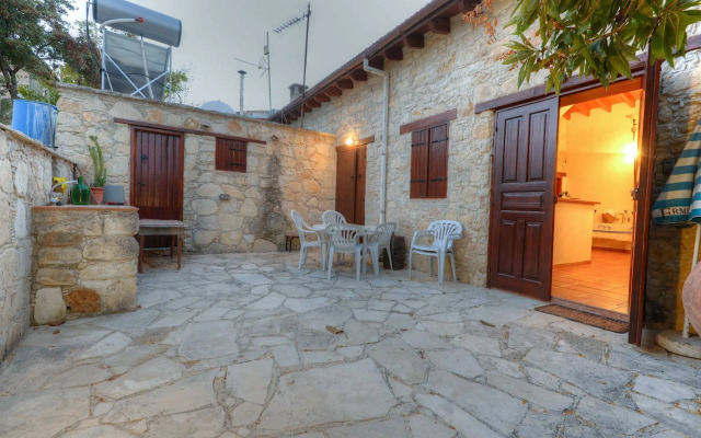 Komi Lofou Traditional House
