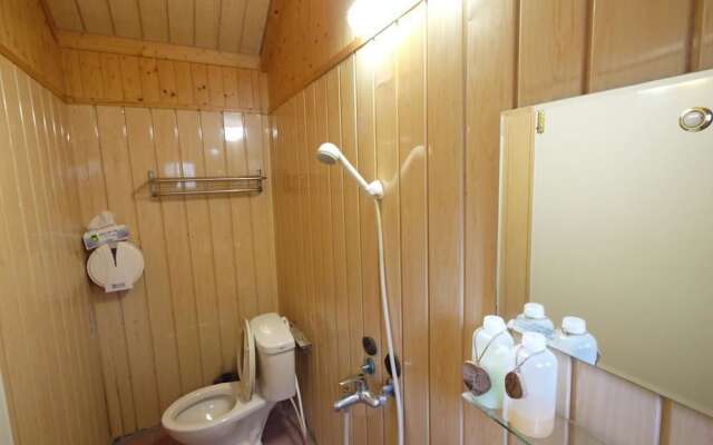Leisure log cabin