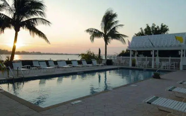 Tradewinds Beach Resort