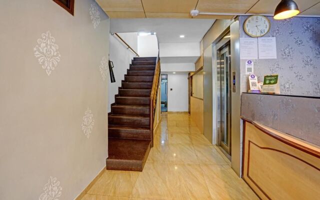 Itsy Hotels Aakash,100 Mts From Sardar Patel Stadium