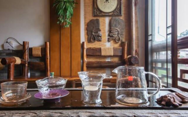 Phoenix Fenglinju Inn (Ancient City Lijiang Hongqiao Branch)